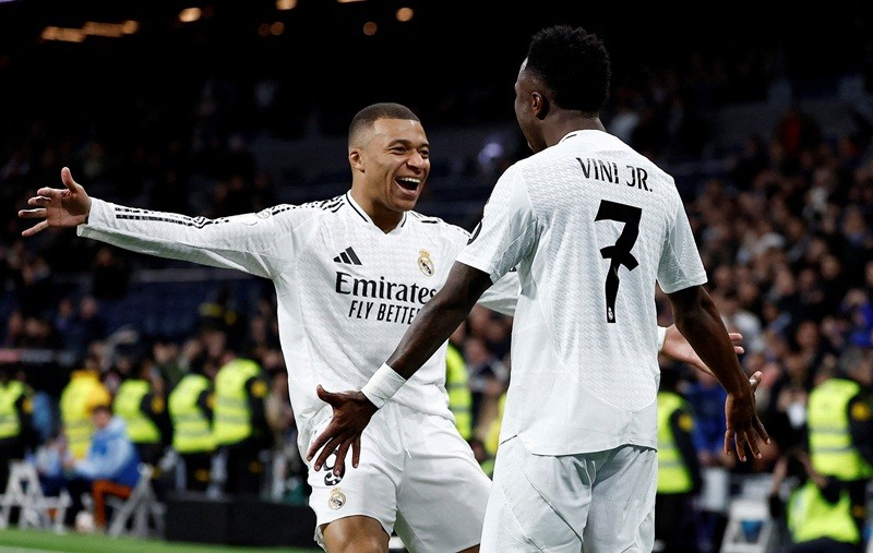 Soi kèo bóng đá Salzburg vs Real Madrid